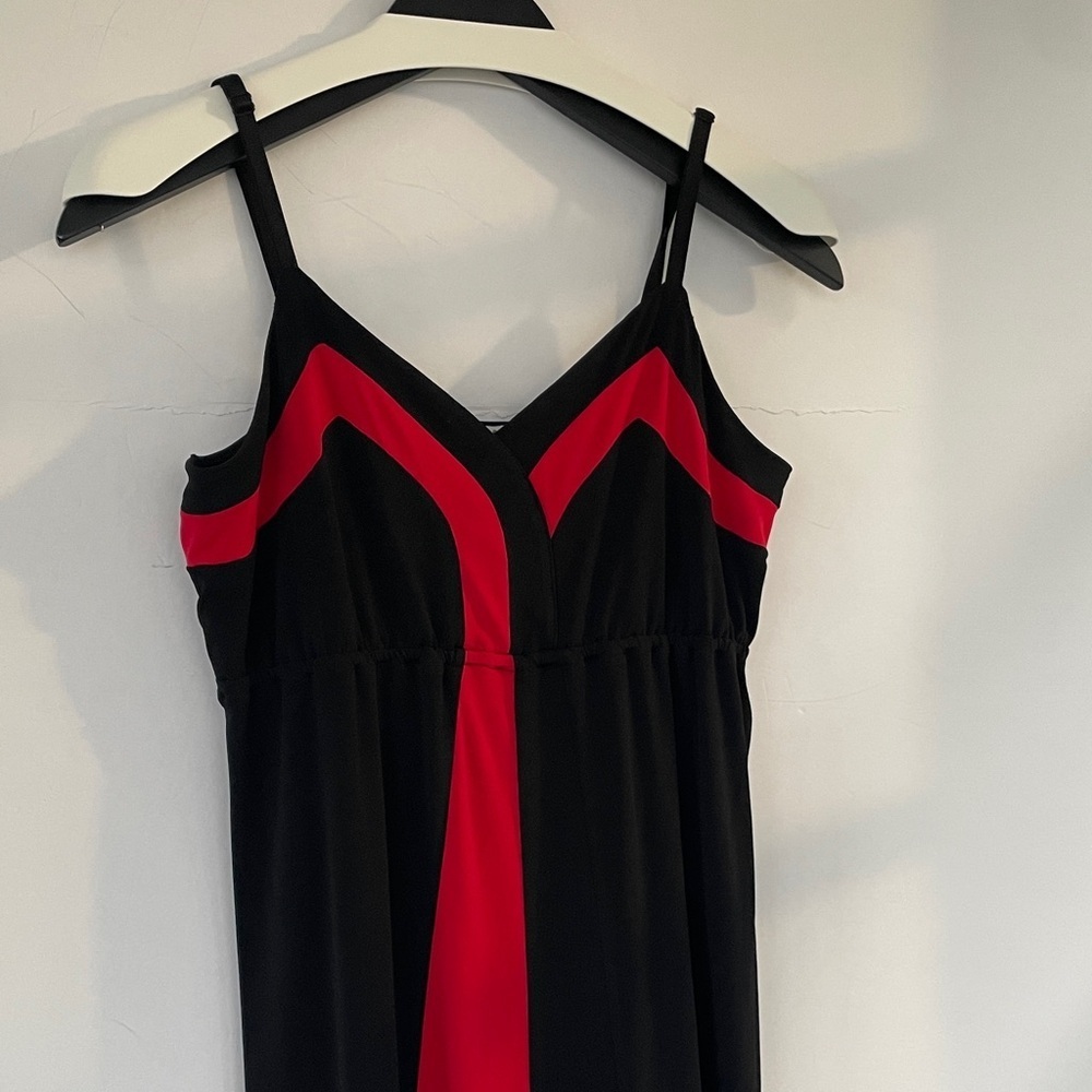 Elegant Black and Red Sleeveless Maxi Dress Medium With Red Shrug - Picture 7 of 16